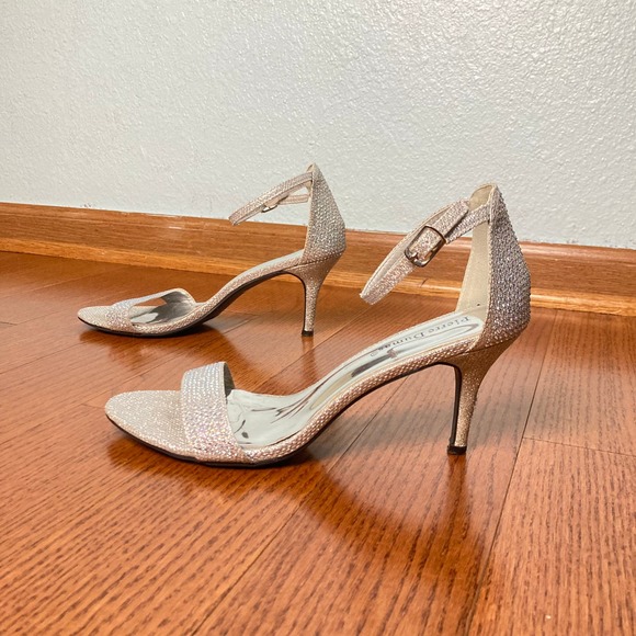 7.5 M Pierre Dumas Silver gem crystal sparkly formal Heel Stiletto ankle strap - Picture 1 of 16